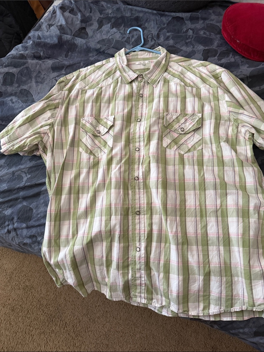 Casual Short-Sleeve Plaid Button-Down Shirt - Light Green & White 4XL